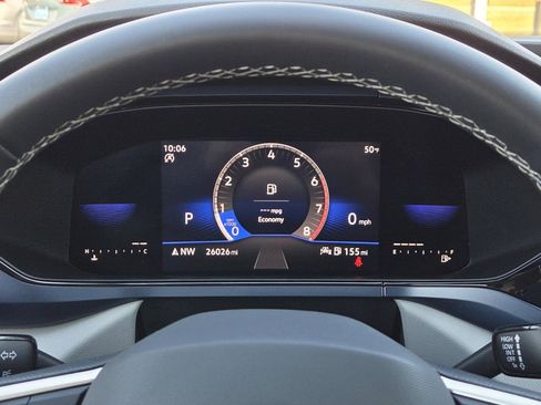 Certified 2022 Volkswagen Taos SE w/ Panoramic Sunroof Package image 26