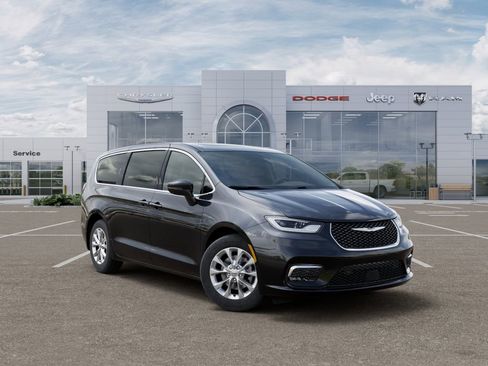 New 2026 Chrysler Pacifica Limited w/ Uconnect Theater Family Group FWD image 5