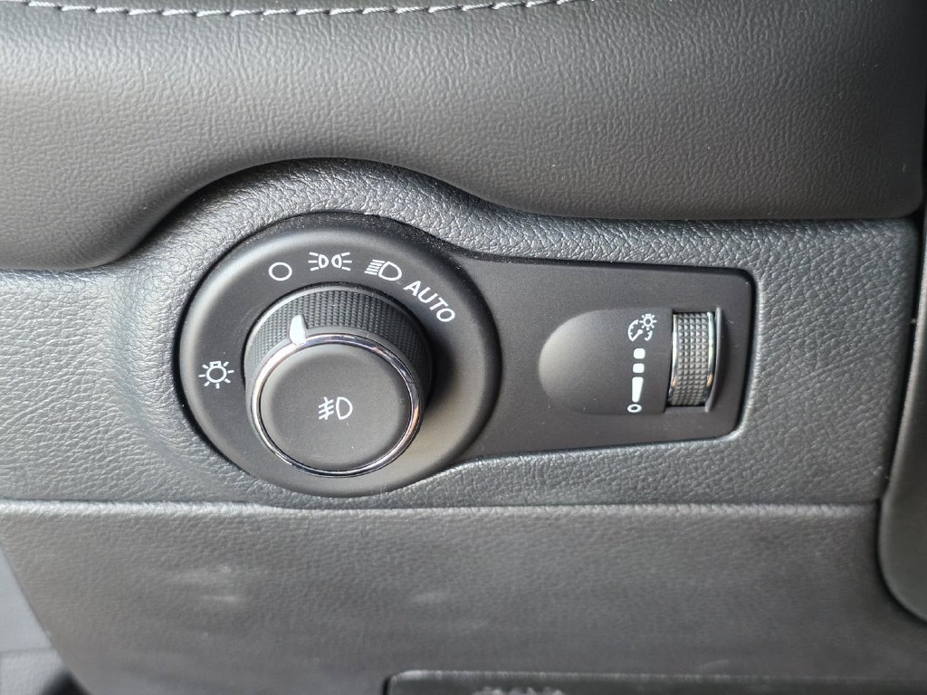 Used 2021 Dodge Durango SXT AWD/4WD image 22