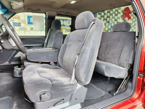 Used 2001 Chevrolet Silverado 1500 LS w/ Firm Ride Suspension Pkg AWD/4WD image 4