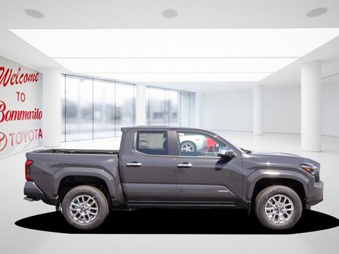 Used 2026 Toyota Tacoma Limited AWD/4WD image 5