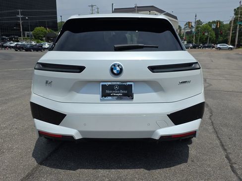 Used 2024 BMW iX xDrive50 w/ Sport Package AWD/4WD image 4