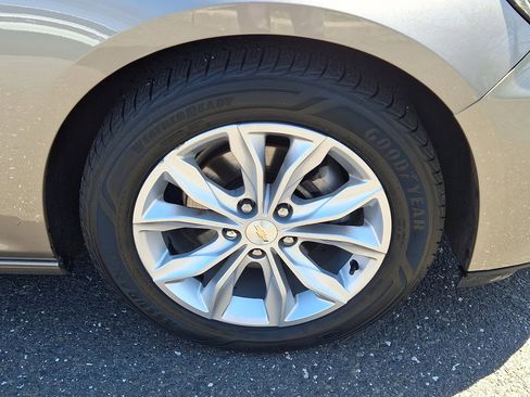 Used 2024 Chevrolet Malibu LT FWD image 9