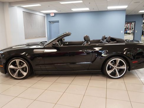 Used 2013 Ford Mustang GT Premium w/ Comfort Pkg RWD image 2