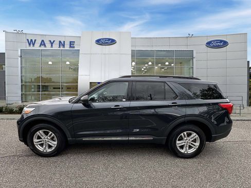 Certified 2022 Ford Explorer XLT w/ Equipment Group 202A AWD/4WD image 7