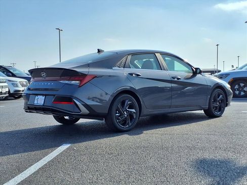 New 2026 Hyundai Elantra SEL Sport image 4