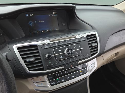 Used 2013 Honda Accord LX image 26