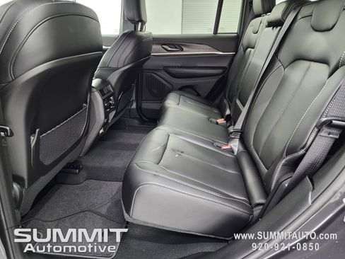 New 2025 Jeep Grand Cherokee Limited w/ Black Appearance Package image 9