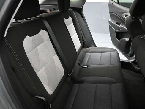 Used 2025 Chevrolet Trax LS w/ LS Convenience Package FWD image 22