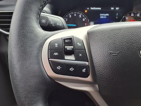 Used 2023 Ford Explorer XLT w/ Equipment Group 202A RWD image 18