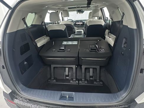 New 2026 Kia Carnival SX w/ SX Dark Edition Package FWD image 17