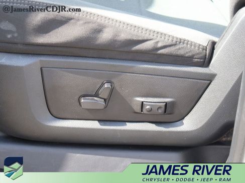 Used 2024 RAM 3500 Big Horn AWD/4WD image 23
