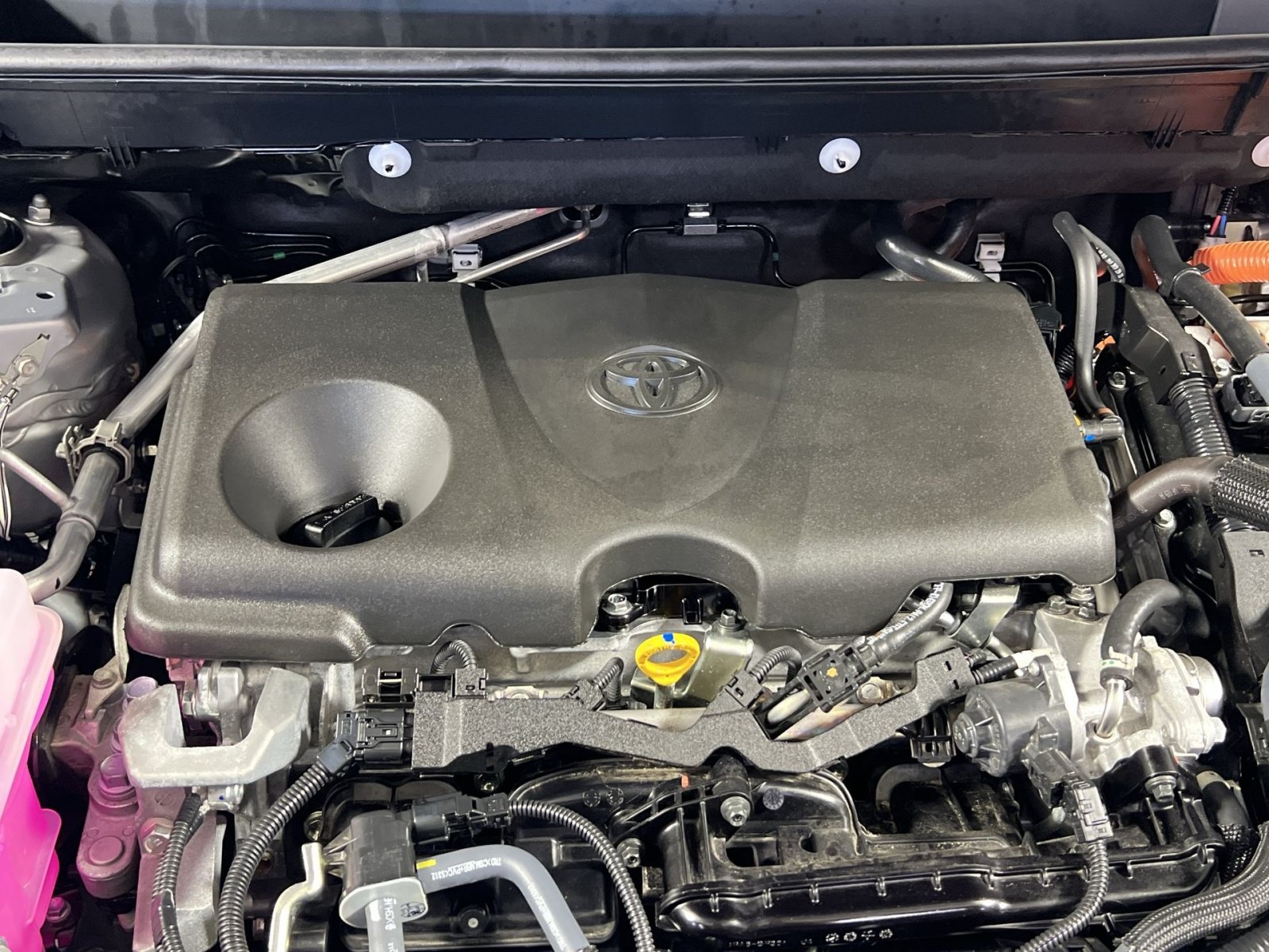 Used 2025 Toyota RAV4 XLE AWD/4WD image 29