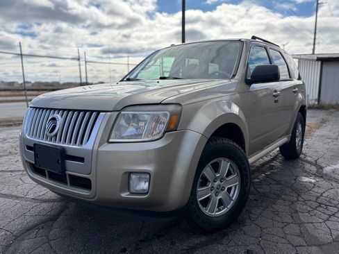 Used 2010 Mercury Mariner 4WD image 1
