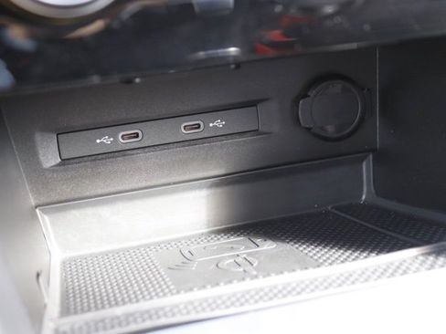 Used 2024 Volkswagen Taos SEL image 28