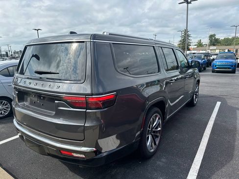 Used 2025 Jeep Wagoneer L Series III w/ Premium Group I AWD/4WD image 3