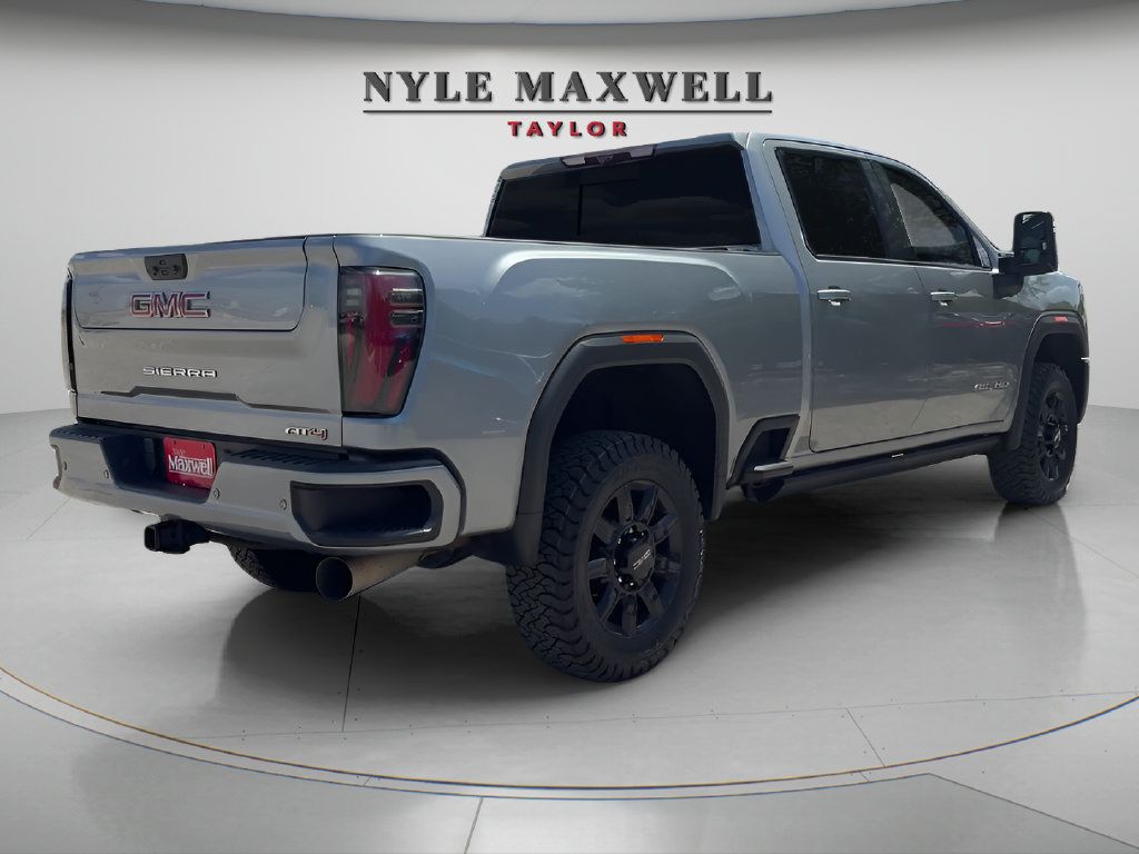 Used 2024 GMC Sierra 2500 AT4 w/ AT4 Premium Plus Package AWD/4WD image 5