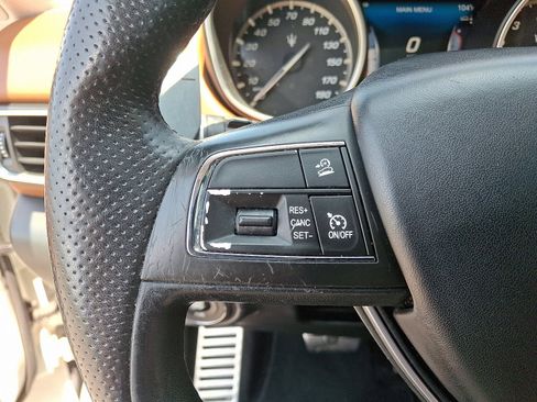 Used 2017 Maserati Levante w/ Sport Package image 20