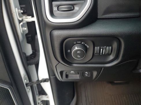 Certified 2020 RAM 1500 Laramie image 26