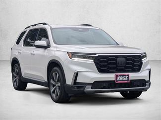 Used 2025 Honda Pilot Touring video 3