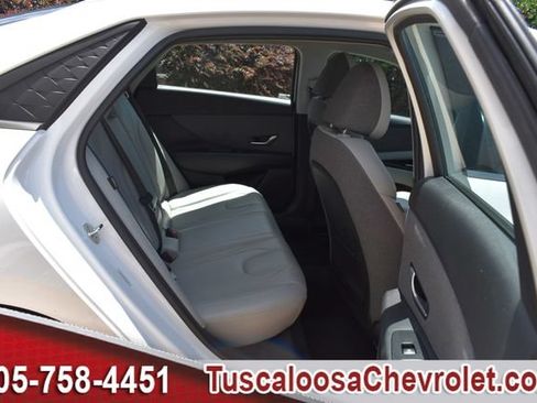 Used 2024 Hyundai Elantra Limited FWD image 25