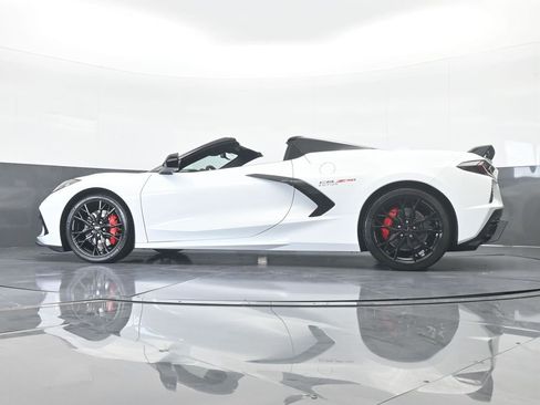 Used 2024 Chevrolet Corvette Stingray Convertible w/ Z51 Performance Package image 53