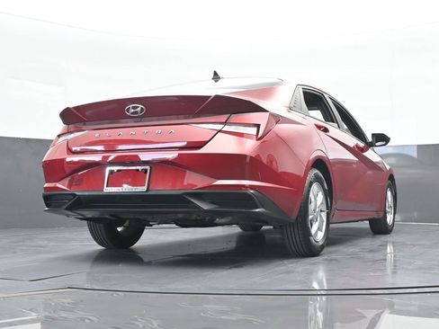 Used 2022 Hyundai Elantra SE w/ Cargo Package image 55