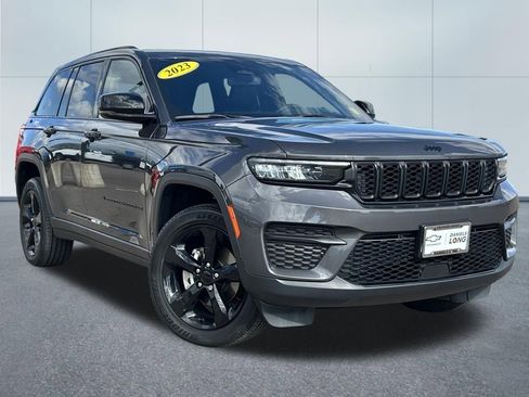 Used 2023 Jeep Grand Cherokee Altitude image 35