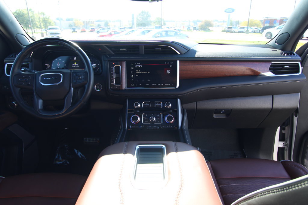 Used 2024 GMC Yukon XL Denali Ultimate AWD/4WD image 44