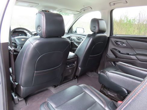 Used 2020 Chevrolet Traverse LT AWD/4WD image 24