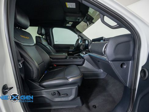 Used 2025 Ford Expedition Tremor AWD/4WD image 46