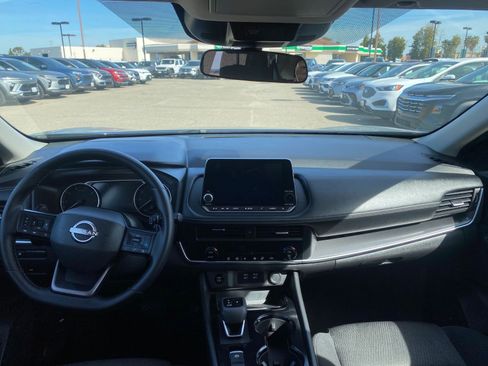 Used 2025 Nissan Rogue SV image 35