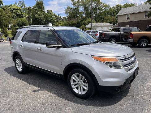 Used 2012 Ford Explorer XLT AWD/4WD image 3