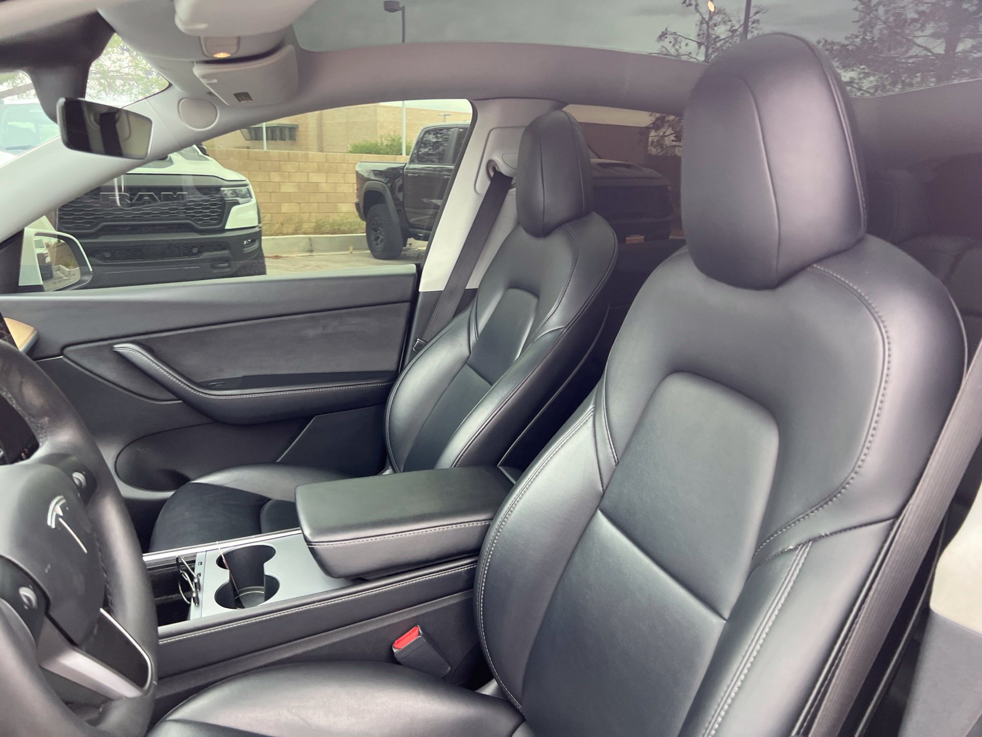 Used 2021 Tesla Model Y Long Range AWD/4WD image 27