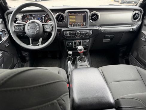 Used 2023 Jeep Gladiator Sport AWD/4WD image 16