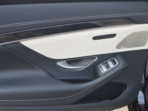 Used 2018 Mercedes-Benz S 560 Sedan image 23