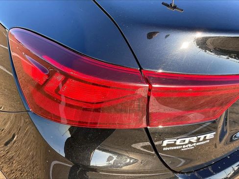 Certified 2023 Kia Forte LXS image 30