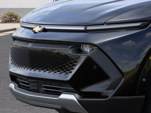 New 2025 Chevrolet Equinox EV LT image 15