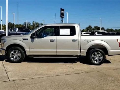 Used 2017 Ford F150 XLT w/ Equipment Group 301A Mid image 5