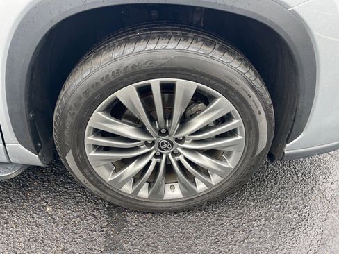 Used 2022 Toyota Highlander Platinum image 22