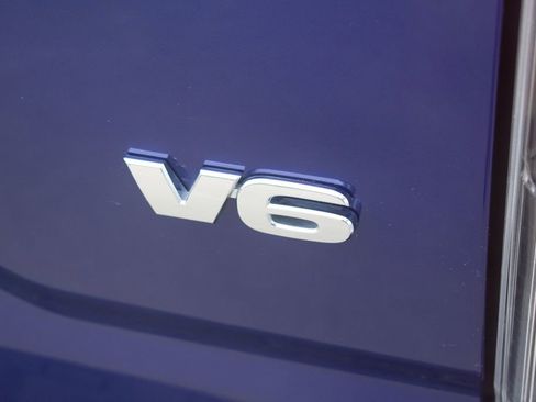 Used 2023 Toyota Tacoma Limited image 10