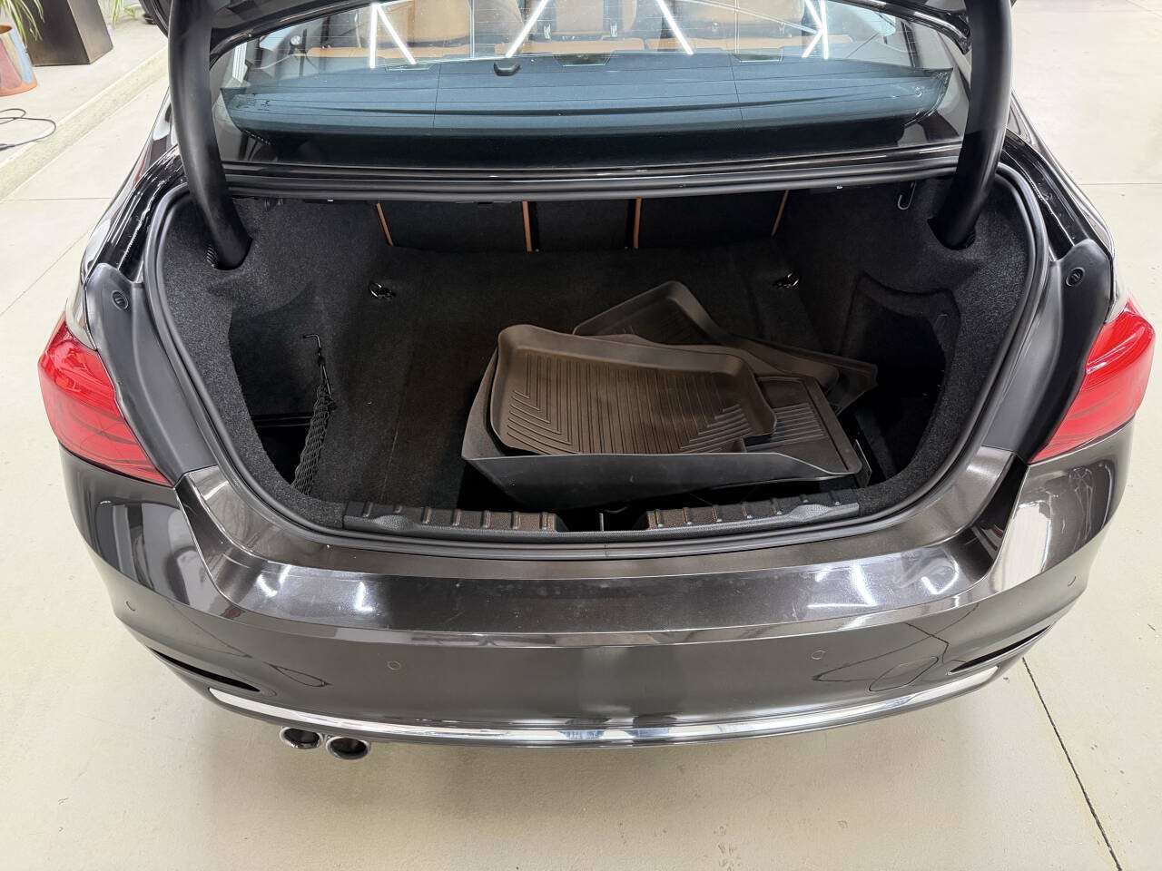 Used 2018 BMW 330i xDrive Sedan AWD/4WD image 9