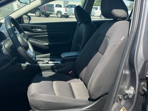 Used 2025 Nissan Altima 2.5 SV FWD image 27