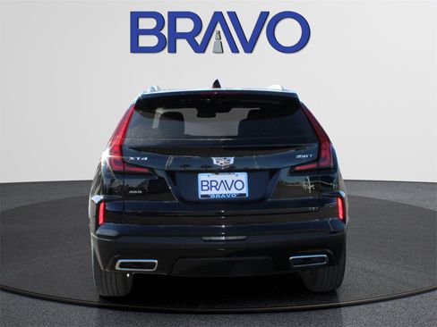 Used 2025 Cadillac XT4 Premium Luxury image 5