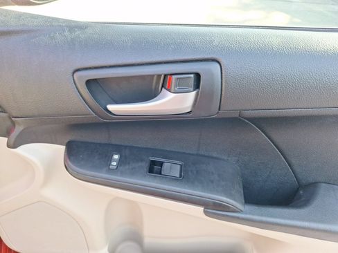 Used 2012 Toyota Camry LE FWD image 33