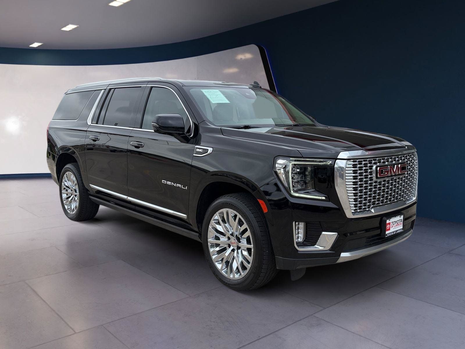 Used 2023 GMC Yukon XL Denali AWD/4WD image 7