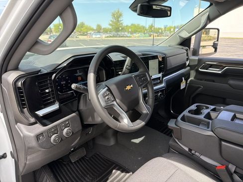 New 2026 Chevrolet Silverado 2500 LT w/ Z71 Chrome Sport Edition AWD/4WD image 12