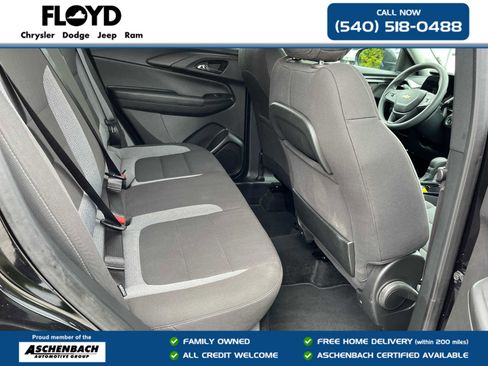 Used 2025 Chevrolet TrailBlazer LT AWD/4WD image 28