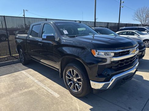 Used 2023 Chevrolet Silverado 1500 LT image 2