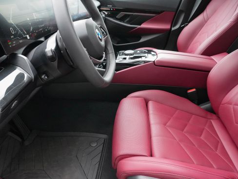 Certified 2025 BMW 530i xDrive w/ Premium Package image 11